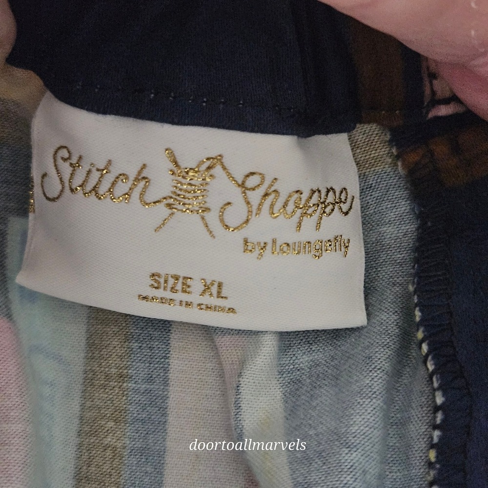 Loungefly Stitch Shoppe Skirt sz XL Disney Book Print - Picture 2 of 12